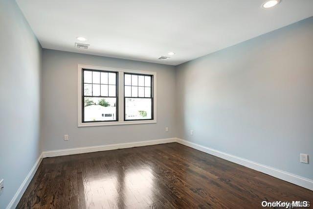 25 Cypress Ave, Bethpage, NY 11714 - photo 7