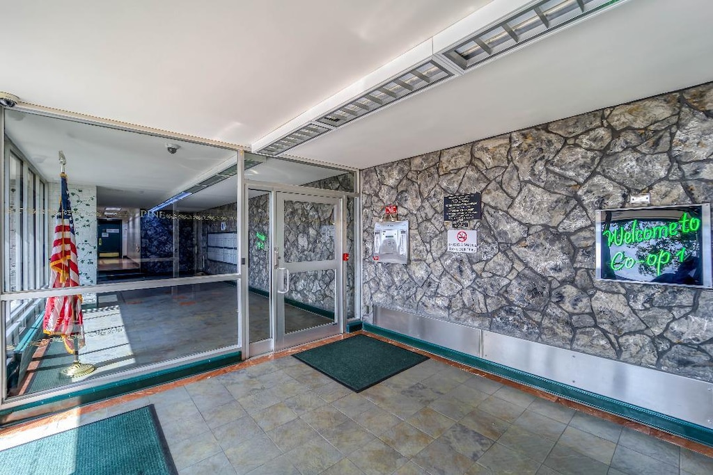 204-15 Foothill Ave Unit B65, Hollis, NY 11360 - photo 4