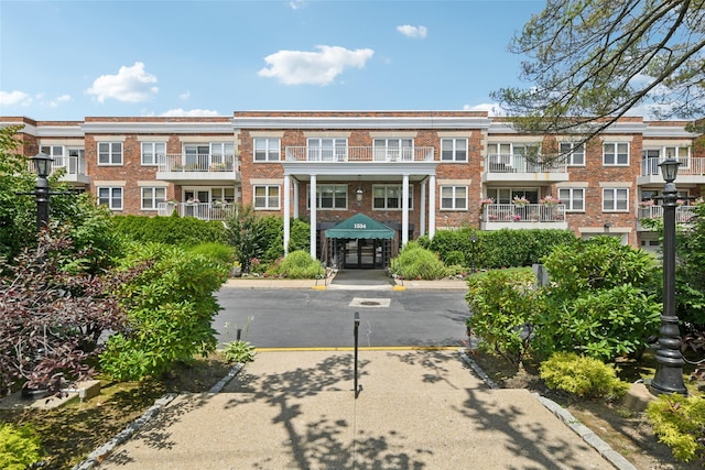 1534 Broadway Unit 202, Hewlett, NY 11557 - photo 1