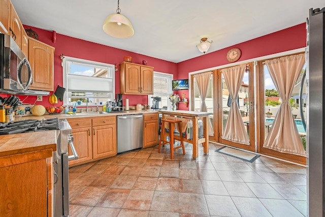 456 Bch 145th St, Neponsit, NY 11694 - photo 3
