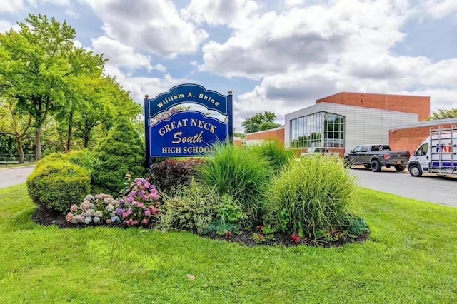 10 Briarfield Dr, Great Neck, NY 11020 - photo 1