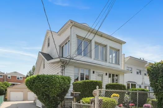 210 Buttrick Ave, Bronx, NY 10465 - photo 43