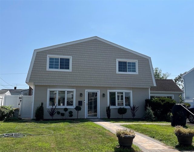 18 Old Farm Rd, Levittown, NY 11756 - photo 1