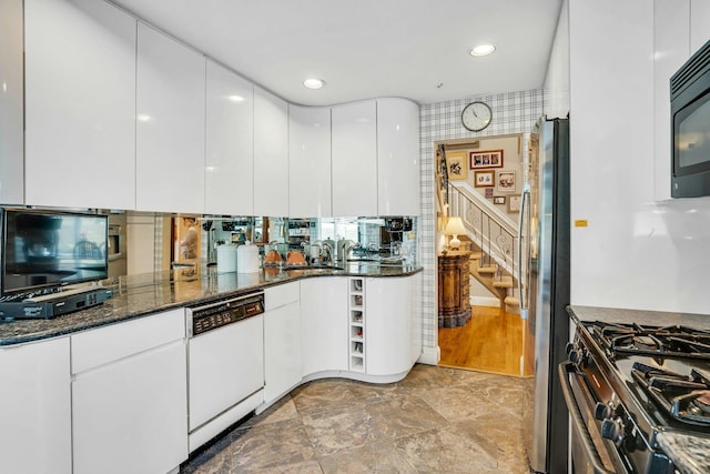 81 Tulipwood Dr, Commack, NY 11725 - photo 18