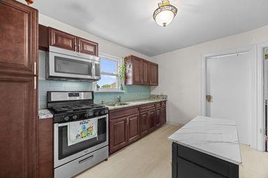 930 Morris Park Ave, Bronx, NY 10462 - photo 7