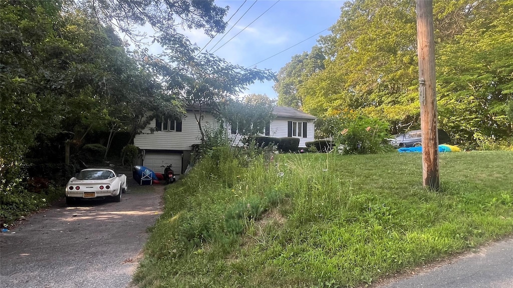 65 Maple Ln, Medford, NY 11763 - photo 1