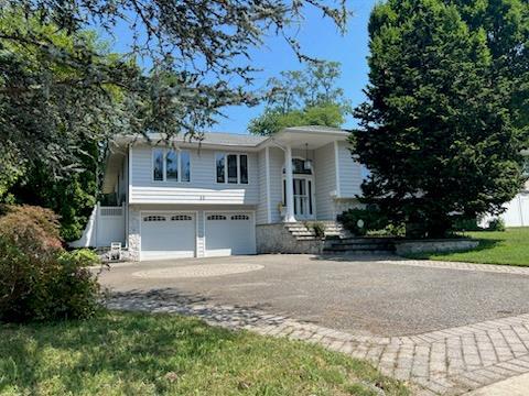 33 Pittoni Dr, Commack, NY 11725 - photo 2