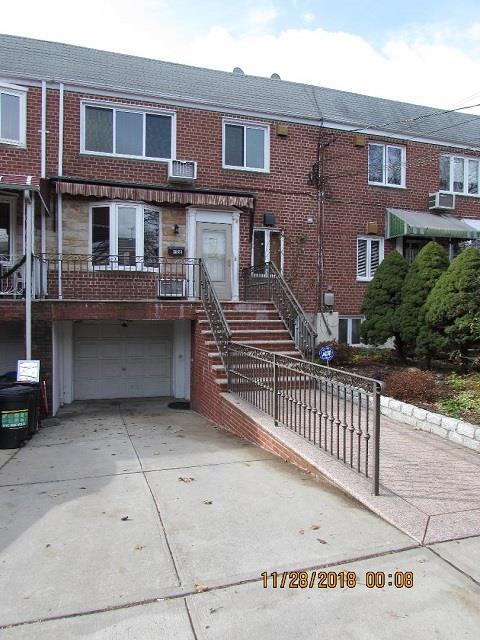 61-56 70th St, Middle Village, NY 11379 - photo 1