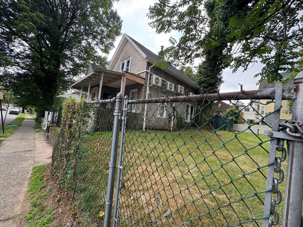 226 Union Ave, Mount Vernon, NY 10550 - photo 2