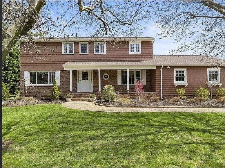 228 Plainview Rd, Woodbury, NY 11797 - photo 1