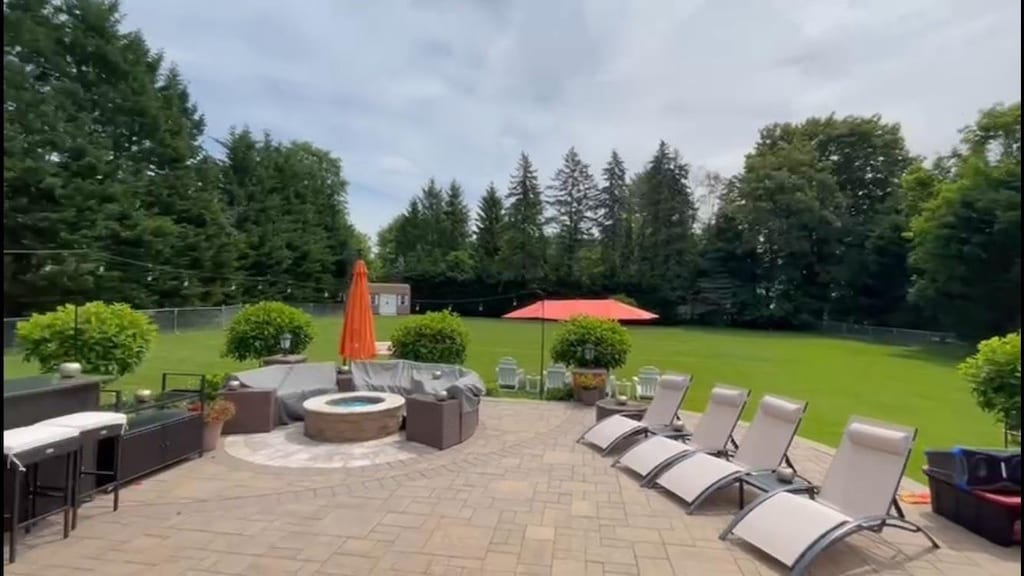 228 Plainview Rd, Woodbury, NY 11797 - photo 3
