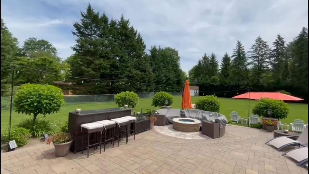 228 Plainview Rd, Woodbury, NY 11797 - photo 4