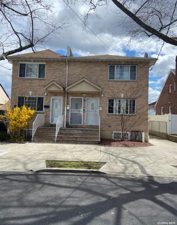 13917 250th St, Rosedale, NY 11422 - photo 2