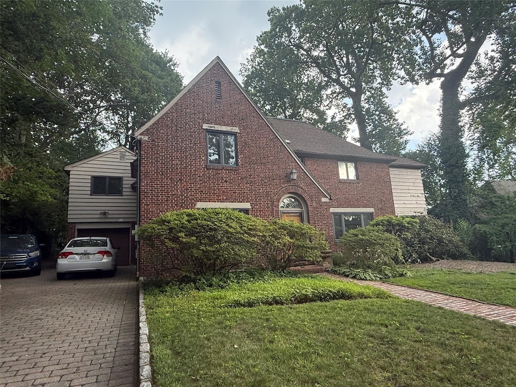 3 Buckingham Pl, Great Neck, NY 11021 - photo 1