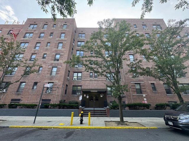 8830 182nd St Unit 3F, Hollis, NY 11423 - photo 1