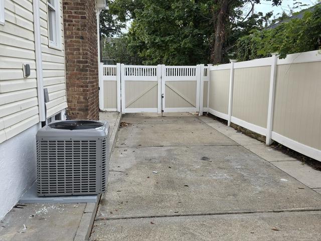 55 Southside Ave, Freeport, NY 11520 - photo 17