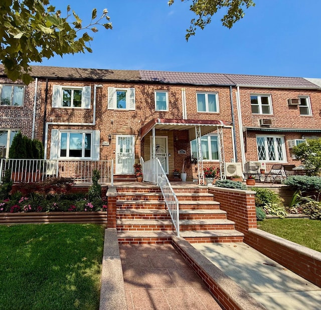 6365 76th St, Middle Village, NY 11379 - photo 14