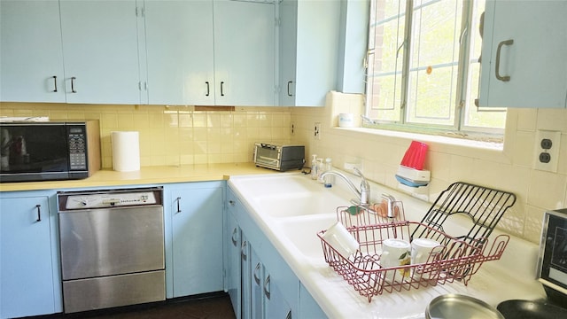 2817 215th Pl, Bayside, NY 11360 - photo 3