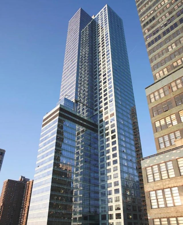 350 W 42nd St Unit 11L, New York Manhattan, NY 10036 - photo 1