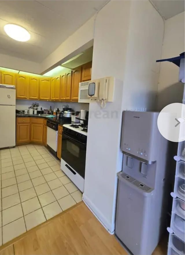 3520 147th St Unit 7F, Flushing, NY 11354 - photo 2