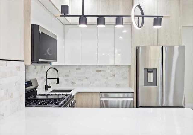 160-15 Powells Cove Blvd Unit D104, Beechhurst, NY 11357 - photo 5