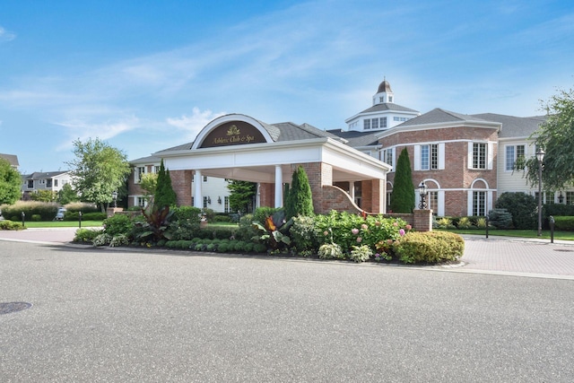 415 Pacing Way, Westbury, NY 11590 - photo 30