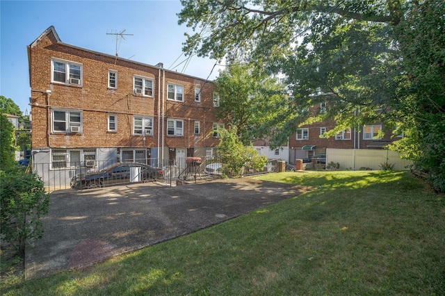 19511 Woodhull Ave, Hollis, NY 11423 - photo 12