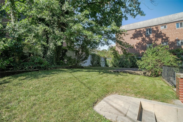 19511 Woodhull Ave, Hollis, NY 11423 - photo 13