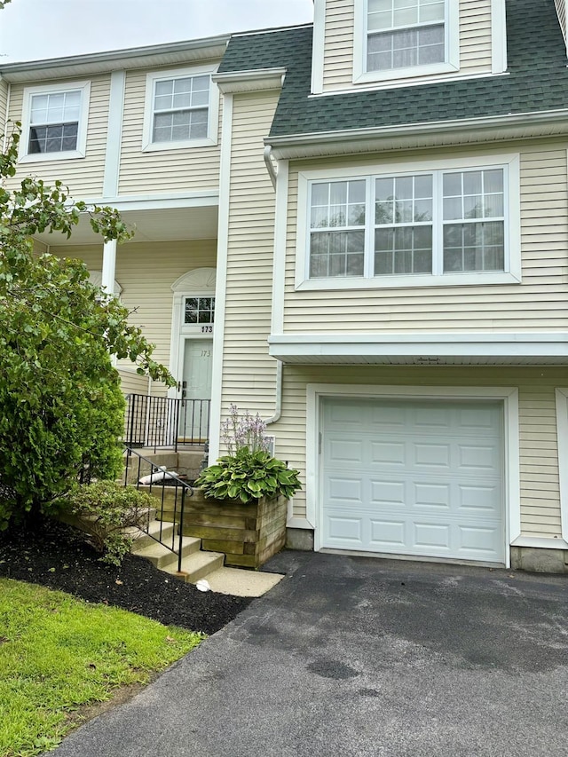 173 Isis Dr Unit 3C, Newburgh, NY 12550 - photo 1