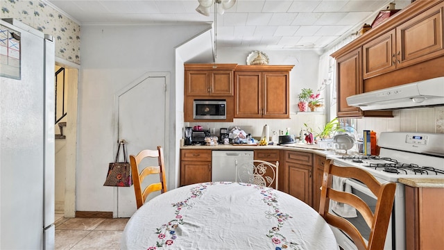 42 Edgewood Ave, Yonkers, NY 10704 - photo 8