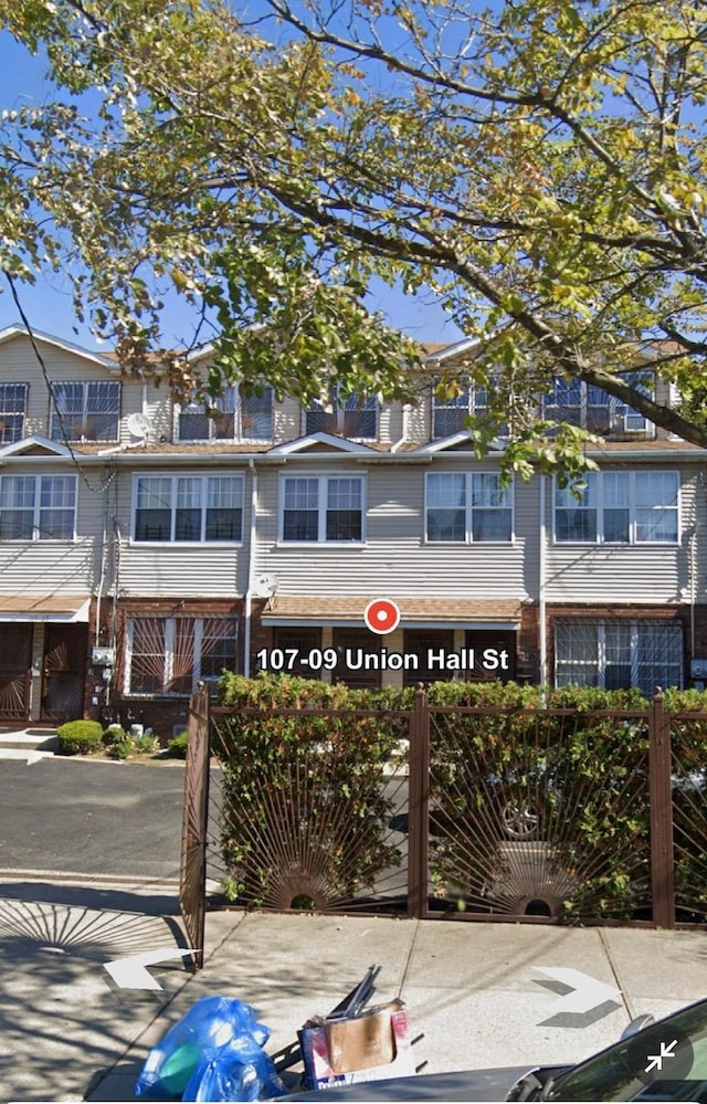 10709 Union Hall St, Jamaica, NY 11433 - photo 1