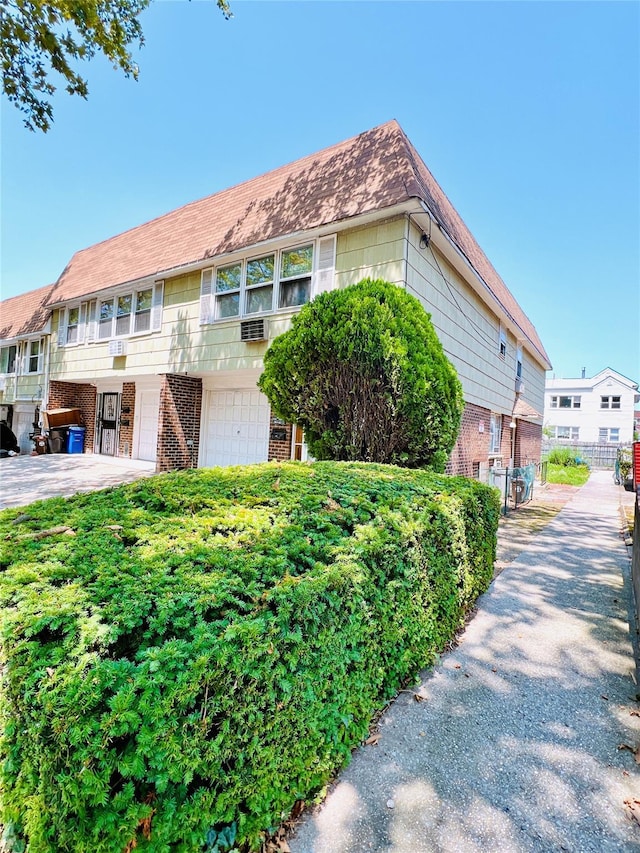 240-29 68th Ave Unit 14, Douglaston, NY 11362 - photo 2