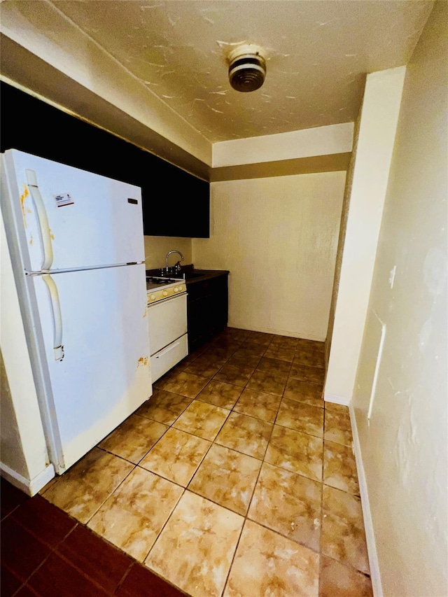 240-29 68th Ave Unit 14, Douglaston, NY 11362 - photo 3