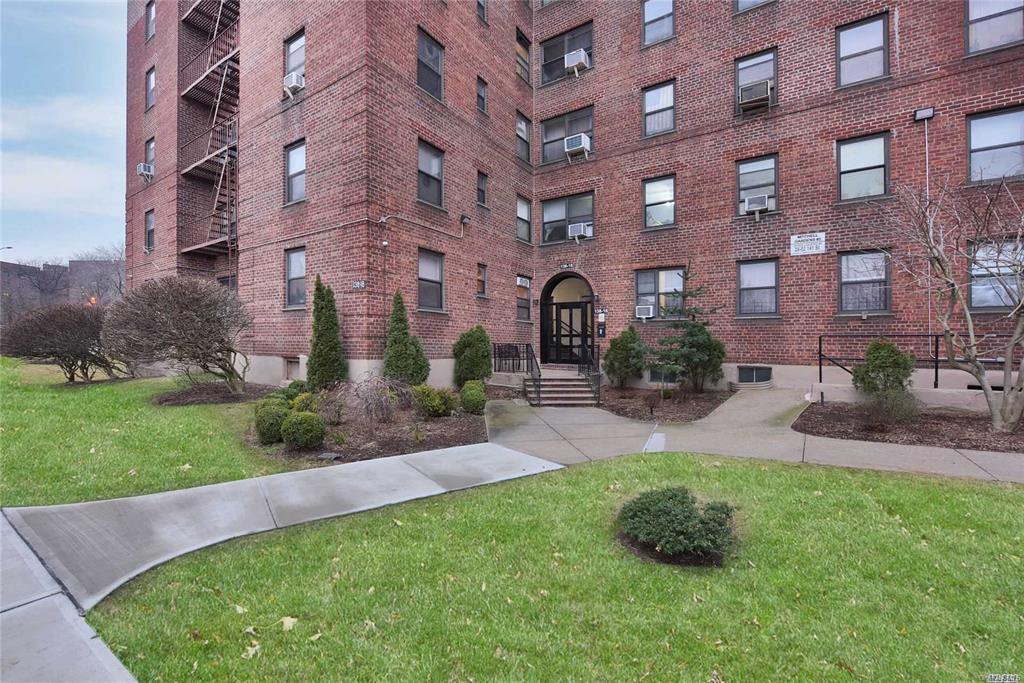 26-19 141st St Unit 1A, Flushing, NY 11354 - photo 1