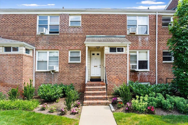 77 Edwards St Unit 2A, Roslyn Heights, NY 11577 - photo 1