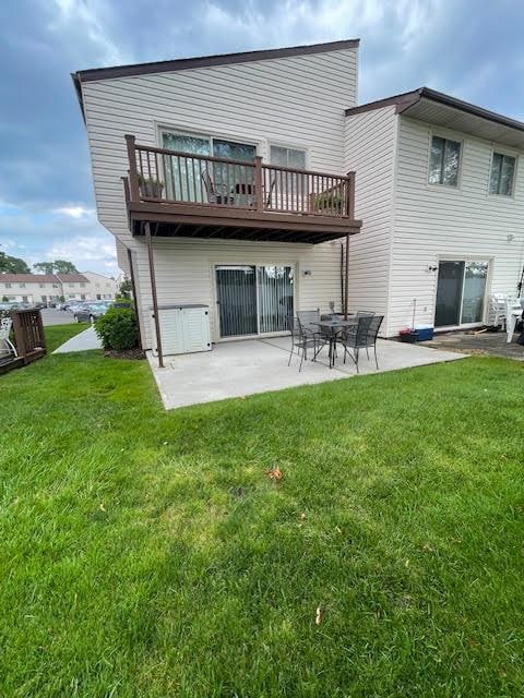 650 Newbridge Rd Unit 33, East Meadow, NY 11554 - photo 1