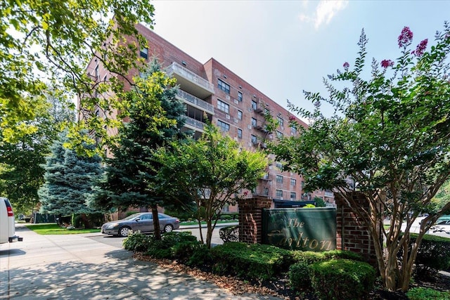 88-25 155th Ave Unit 3D, Jamaica, NY 11414 - photo 1