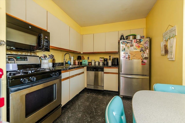 7 Hemlock Ct Unit 7, Selden, NY 11784 - photo 10