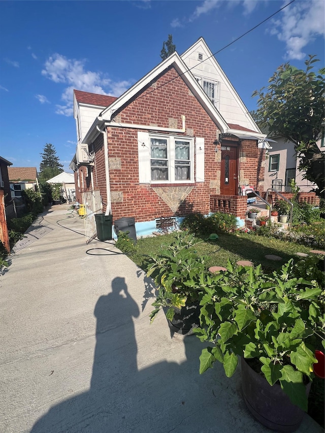 11608 196th St, Saint Albans, NY 11412 - photo 4