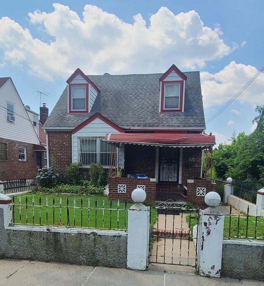 114-42 204th St, Saint Albans, NY 11412 - photo 1