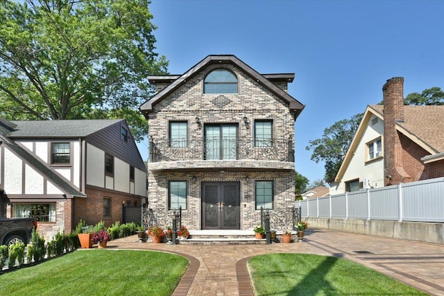 86-22 Somerset St, Jamaica Estates, NY 11432 - photo 1
