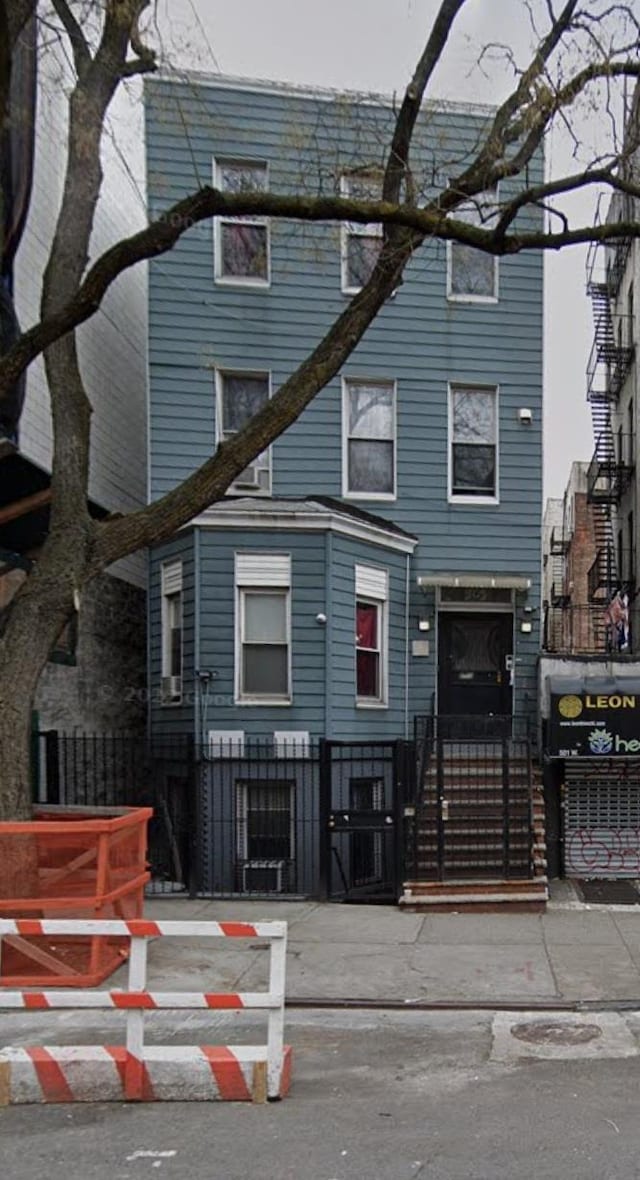 503 W 168th St, New York Manhattan, NY 10032 - photo 1