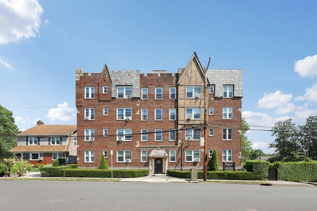 2 Lockwood Ave Unit 3D, Bronxville, NY 10708 - photo 1