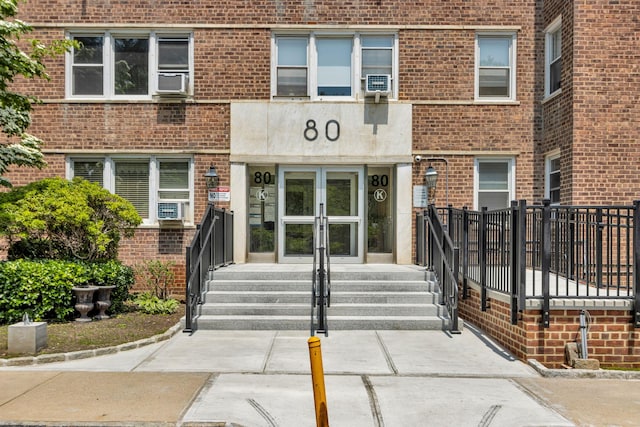 80 Knolls Cres Unit 8M, Bronx, NY 10463 - photo 1
