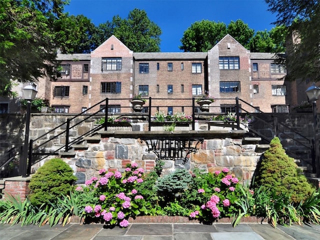 915 Wynnewood Rd Unit H4, Pelham, NY 10803 - photo 1