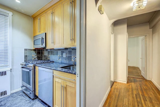 106-15 Queens Blvd Unit 3R, Forest Hills, NY 11375 - photo 15
