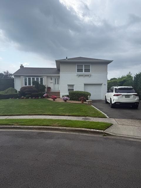 10 Temme Ct, Plainview, NY 11803 - photo 1