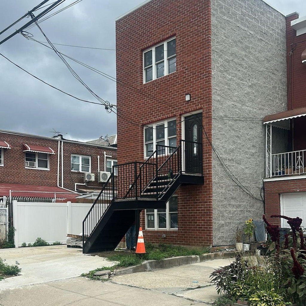 1011 E 221st St, Bronx, NY 10469 - photo 1