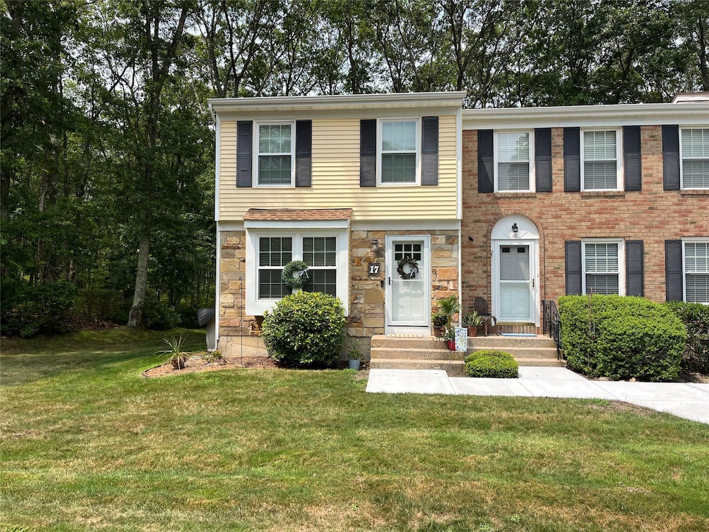 17 Penn Commons, Yaphank, NY 11980 - photo 1