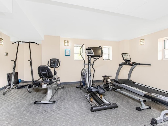 workout area with carpet flooring